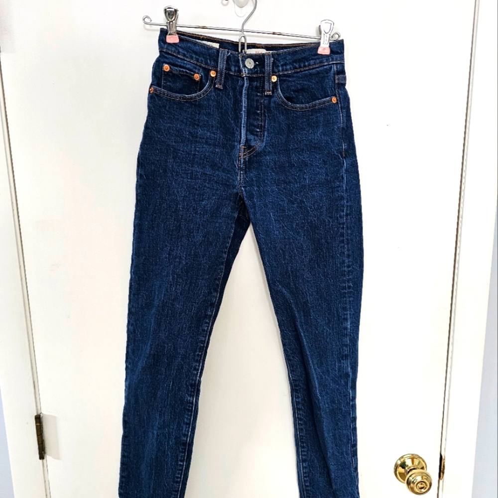 Levis Premium "Wedgie" Button Fly Jean, Size 24, Medium Wash, Like New